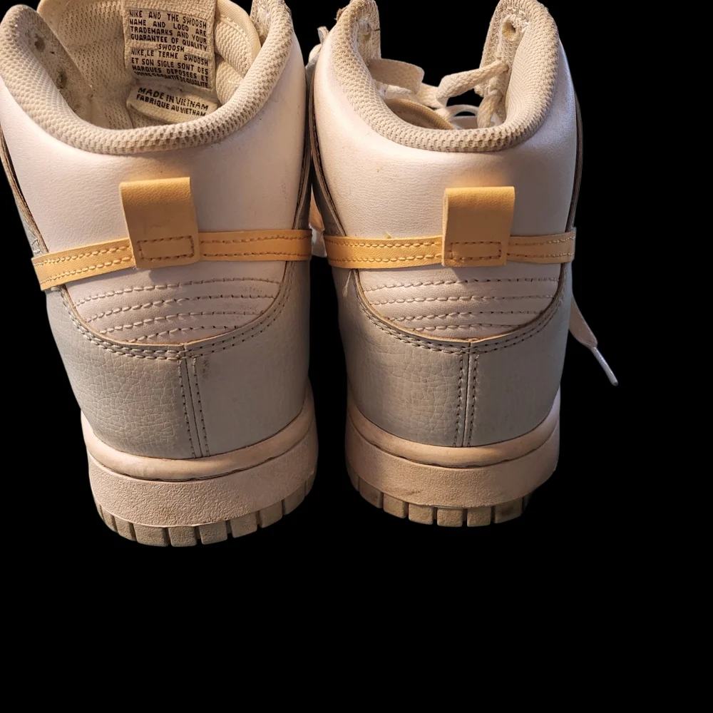 Nike Women's Nike Dunk High-Tops - Picture 5 of 6
